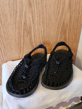Men's Black Knotted Bungee Sandals